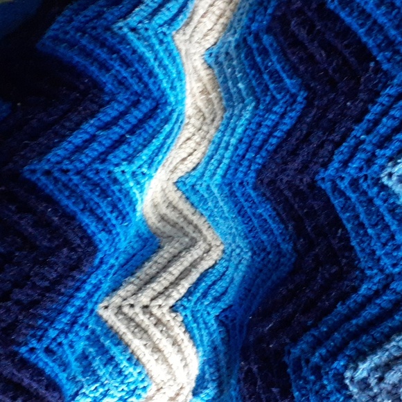 Vintage Huge hand crotched throw - Picture 4 of 4